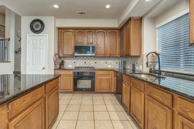 2312 Tawny Owl Road, Grand Prairie, TX 75052