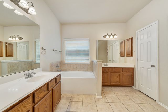 2312 Tawny Owl Road, Grand Prairie, TX 75052