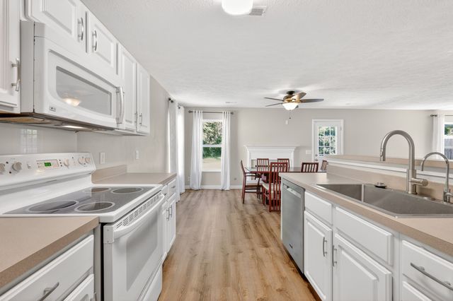3013 Remington Park Ln, Hermitage, TN 37076