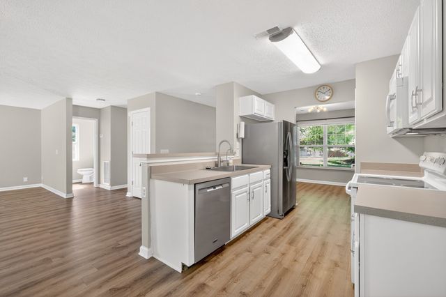 3013 Remington Park Ln, Hermitage, TN 37076