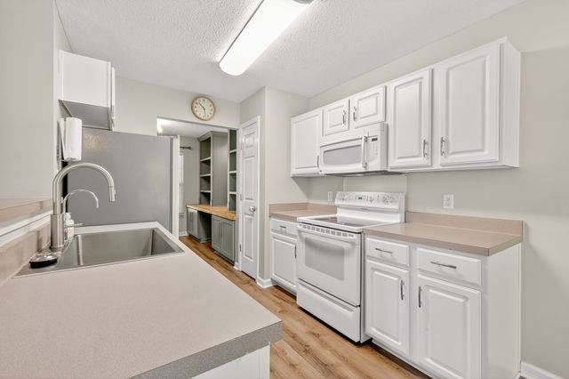 3013 Remington Park Ln, Hermitage, TN 37076