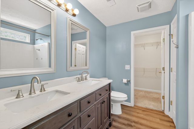 3013 Remington Park Ln, Hermitage, TN 37076