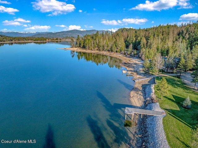 1147 Wooded Acres DR, Sagle, ID 83860