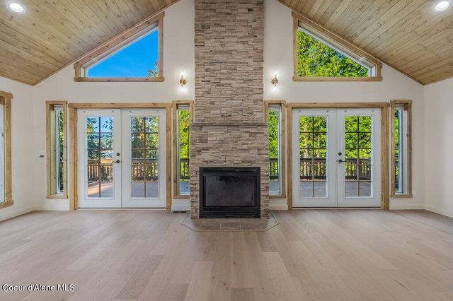 1147 Wooded Acres DR, Sagle, ID 83860