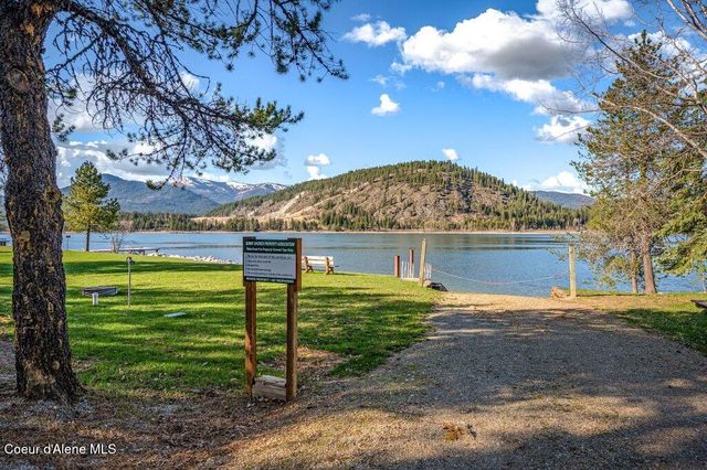 1147 Wooded Acres DR, Sagle, ID 83860