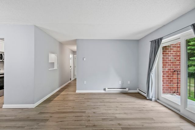 34 Maple Crest Cir H, Holyoke, MA 01040