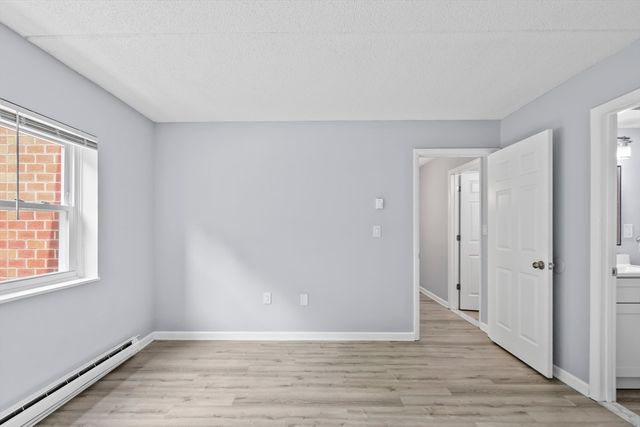 34 Maple Crest Cir H, Holyoke, MA 01040
