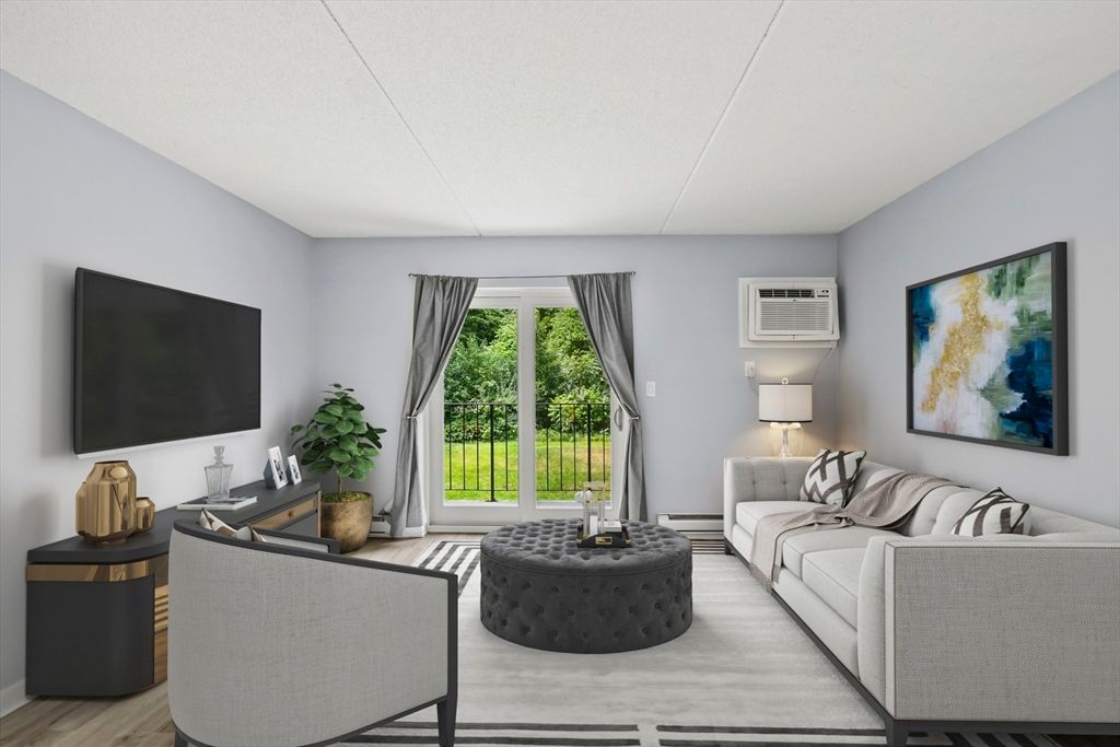 34 Maple Crest Cir H, Holyoke, MA 01040