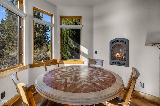 22887 Ghost Tree Lane, Bend, OR 97701