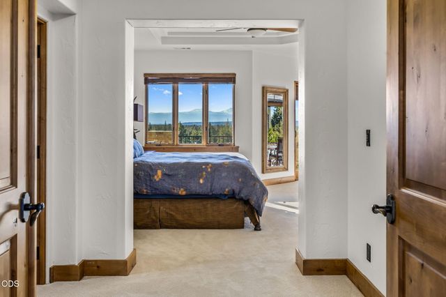 22887 Ghost Tree Lane, Bend, OR 97701