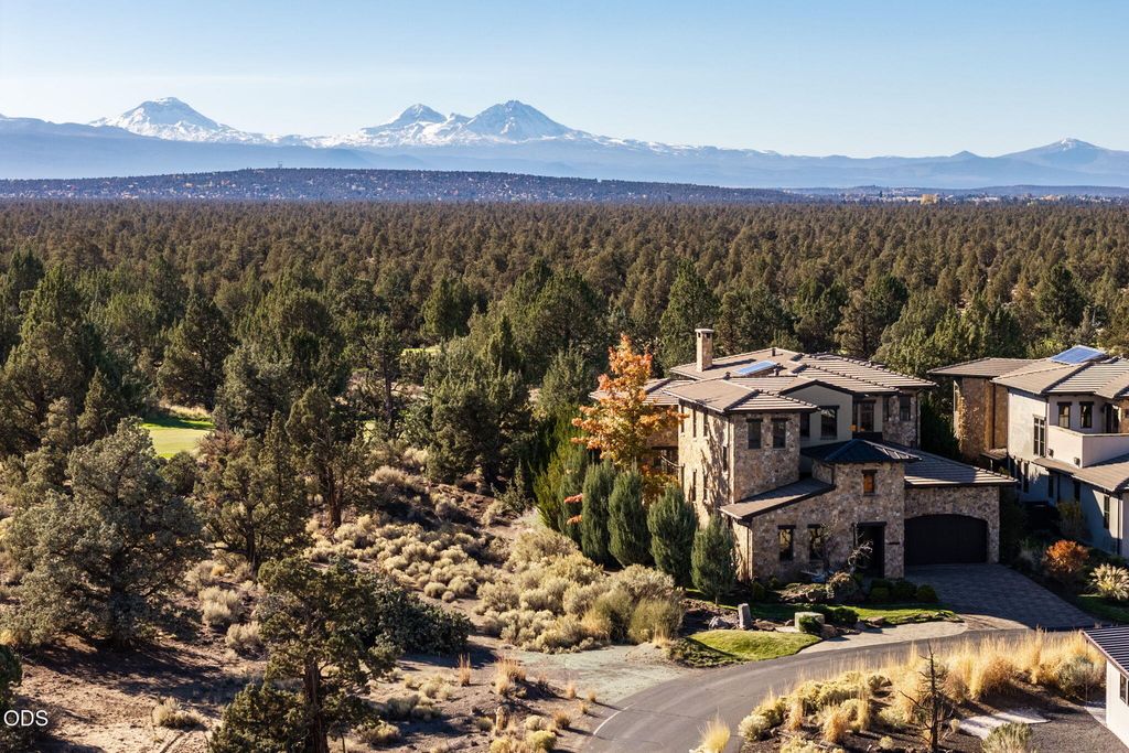 22887 Ghost Tree Lane, Bend, OR 97701