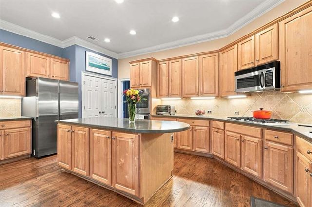 510 Wembley Circle, Sandy Springs, GA 30328