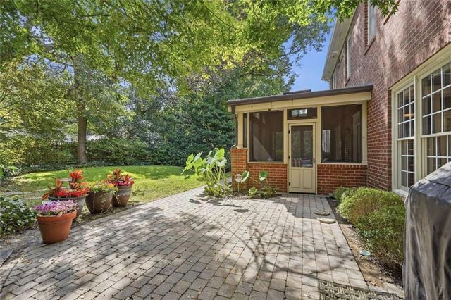 510 Wembley Circle, Sandy Springs, GA 30328