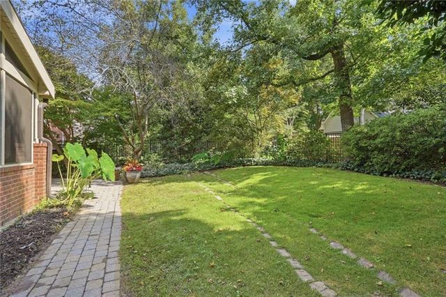 510 Wembley Circle, Sandy Springs, GA 30328