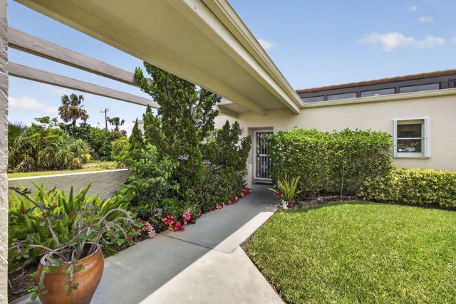 2651 Boundbrook Boulevard, West Palm Beach, FL 33406