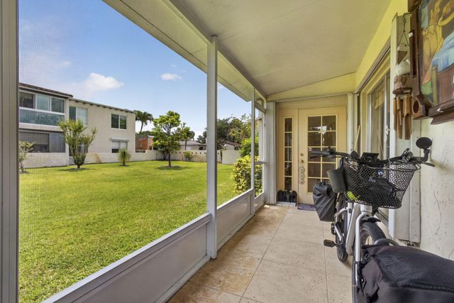 2651 Boundbrook Boulevard, West Palm Beach, FL 33406