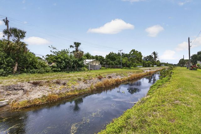 2651 Boundbrook Boulevard, West Palm Beach, FL 33406