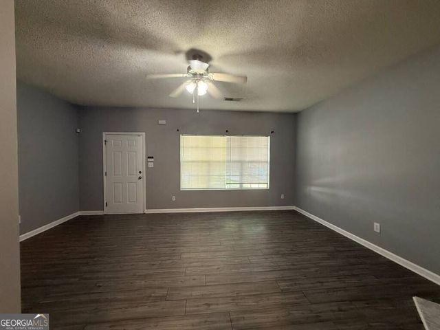 1759 Glen View Way, Hampton, GA 30228