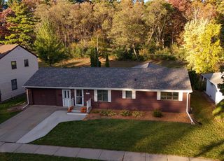 1255 LOCH DRIVE, Green Bay, WI 54304