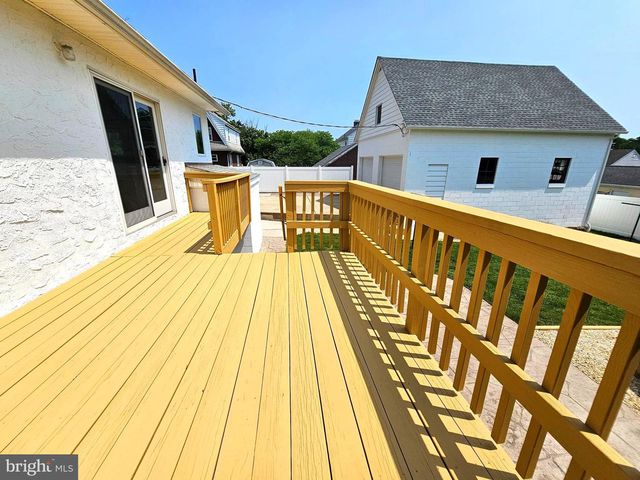 29 RIDLEY DR, Wallingford, PA 19086