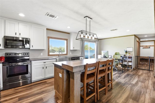 7601 Avenue P, Santa Fe, TX 77510
