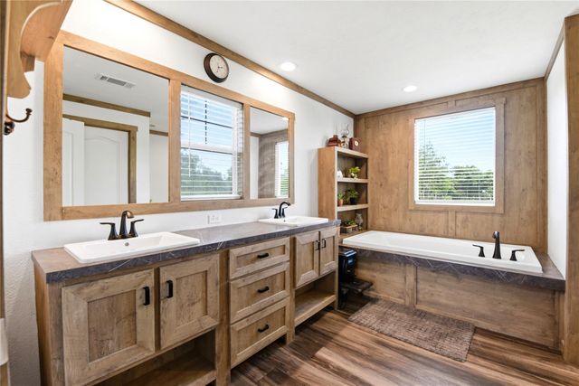 7601 Avenue P, Santa Fe, TX 77510