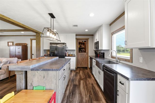 7601 Avenue P, Santa Fe, TX 77510
