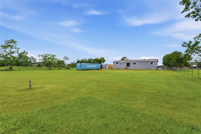 7601 Avenue P, Santa Fe, TX 77510
