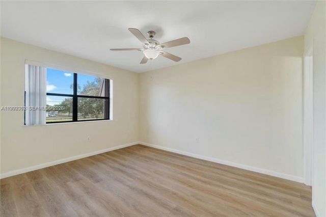 561 NW 100th Pl 201, Pembroke Pines, FL 33024