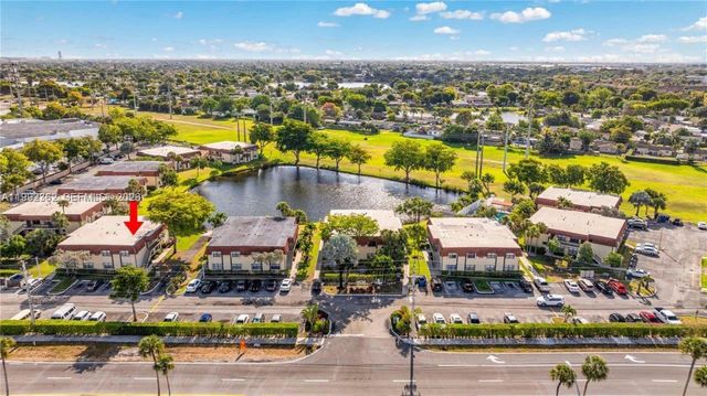 561 NW 100th Pl 201, Pembroke Pines, FL 33024