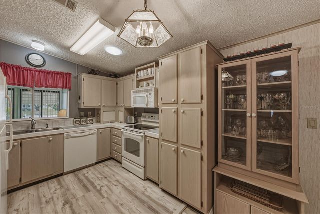 35921 TANDA CIRCLE, Zephyrhills, FL 33541