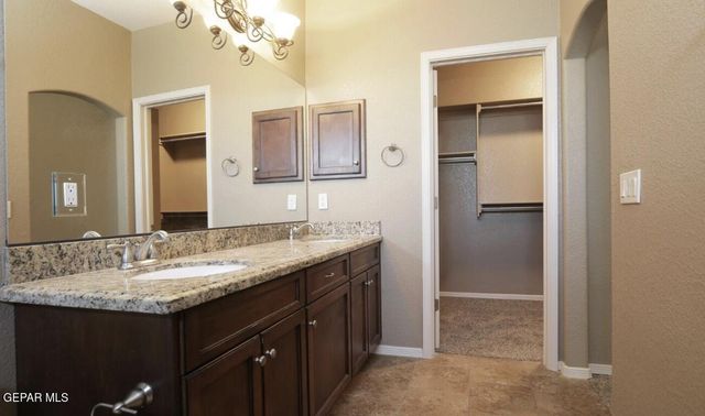 545 GREEN VILLAGE Court B, El Paso, TX 79912