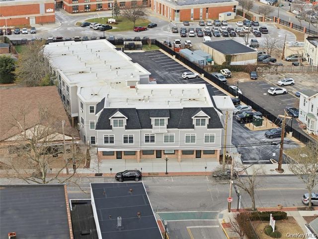 180 Deer Park Avenue 210, Babylon, NY 11702