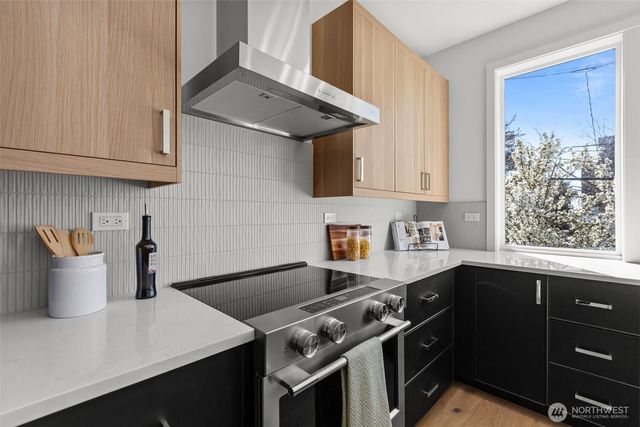 2218 A NW 62nd Street, Seattle, WA 98107