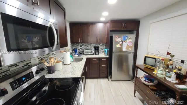 8015 SW 107th Ave 222, Miami, FL 33173