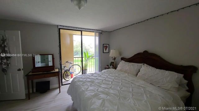 8015 SW 107th Ave 222, Miami, FL 33173