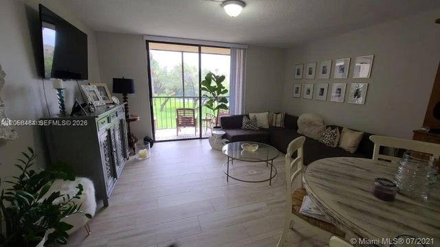 8015 SW 107th Ave 222, Miami, FL 33173