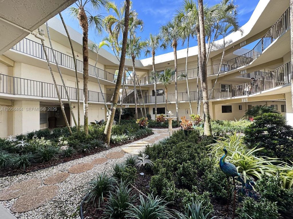 8015 SW 107th Ave 222, Miami, FL 33173