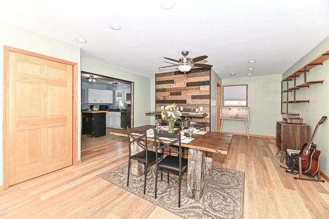 3023 Graydon AVENUE, East Troy, WI 53120