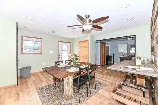 3023 Graydon AVENUE, East Troy, WI 53120