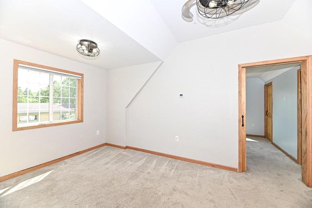3023 Graydon AVENUE, East Troy, WI 53120