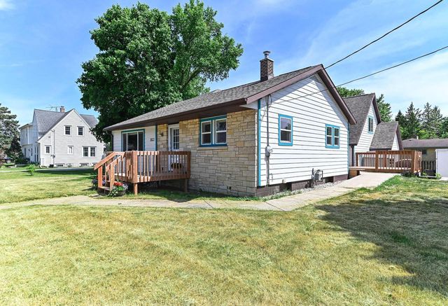 3023 Graydon AVENUE, East Troy, WI 53120