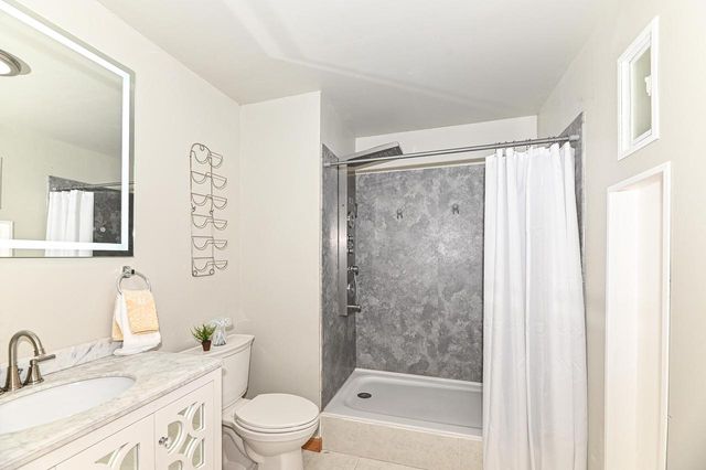 3023 Graydon AVENUE, East Troy, WI 53120