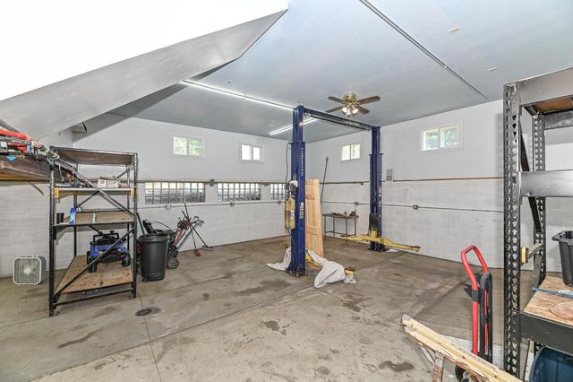 3023 Graydon AVENUE, East Troy, WI 53120