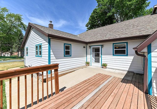 3023 Graydon AVENUE, East Troy, WI 53120
