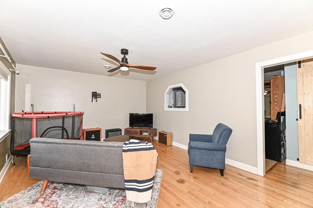 3023 Graydon AVENUE, East Troy, WI 53120