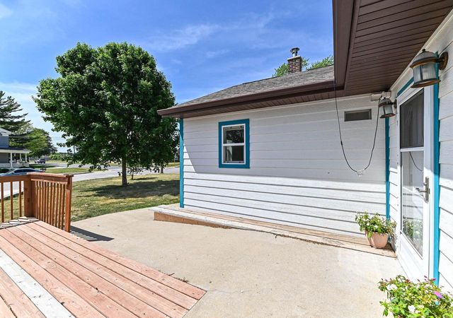 3023 Graydon AVENUE, East Troy, WI 53120