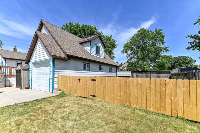 3023 Graydon AVENUE, East Troy, WI 53120