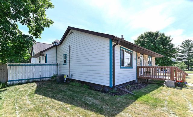 3023 Graydon AVENUE, East Troy, WI 53120