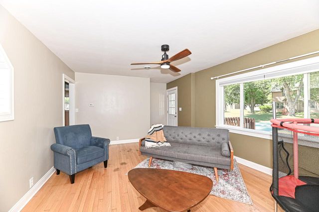 3023 Graydon AVENUE, East Troy, WI 53120